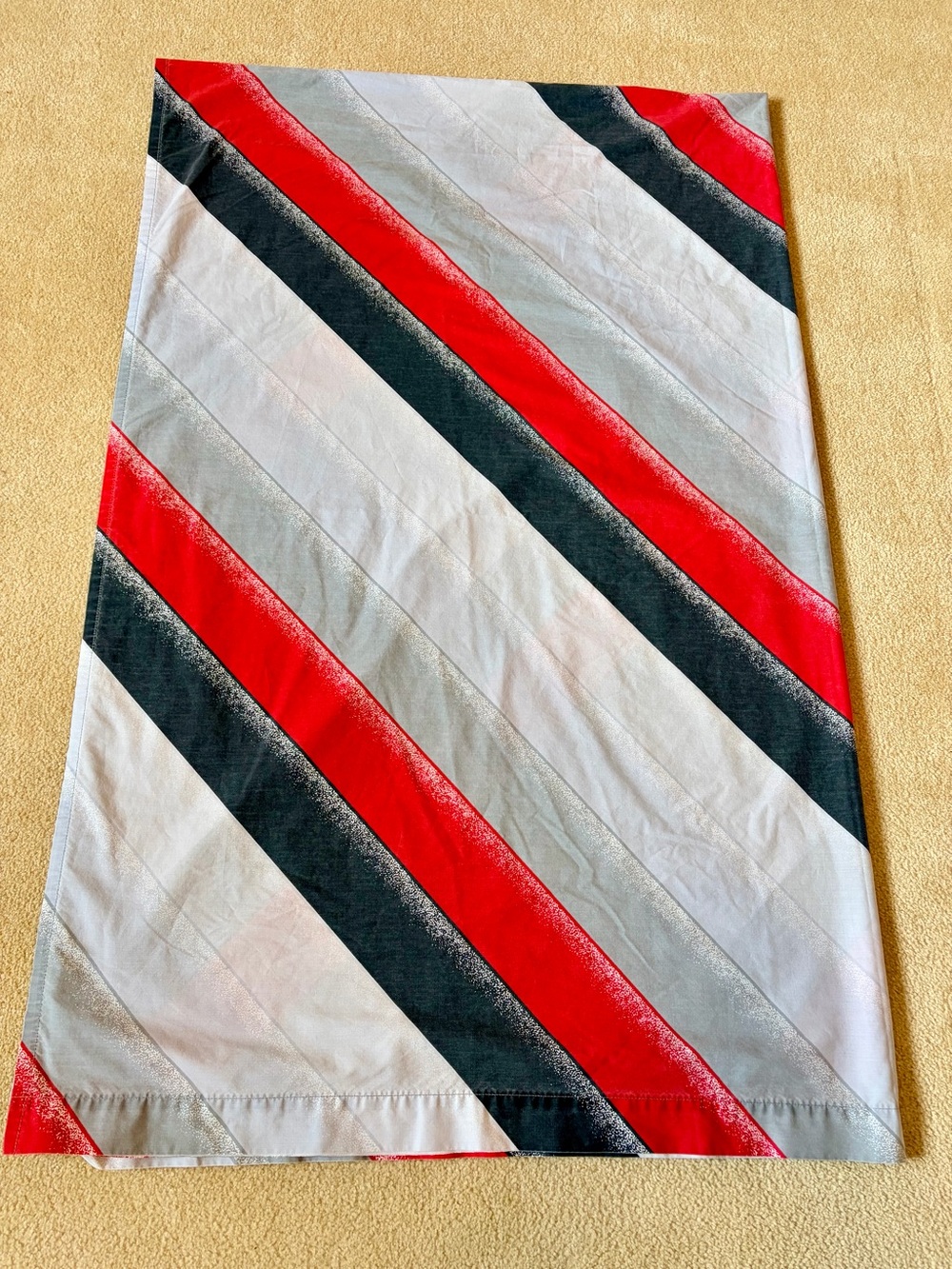Retro 1980’s TWIN SIZE Flatbed Bed Sheet diagonal racing-style Geometric Stripes